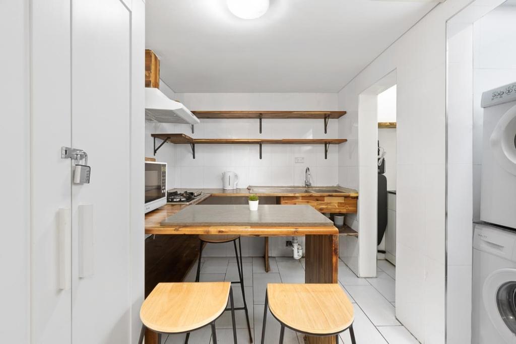Bright Private - Nearby Cbd Uts Usyd - Seconds To Famous Eateries - Shared Bathroom *