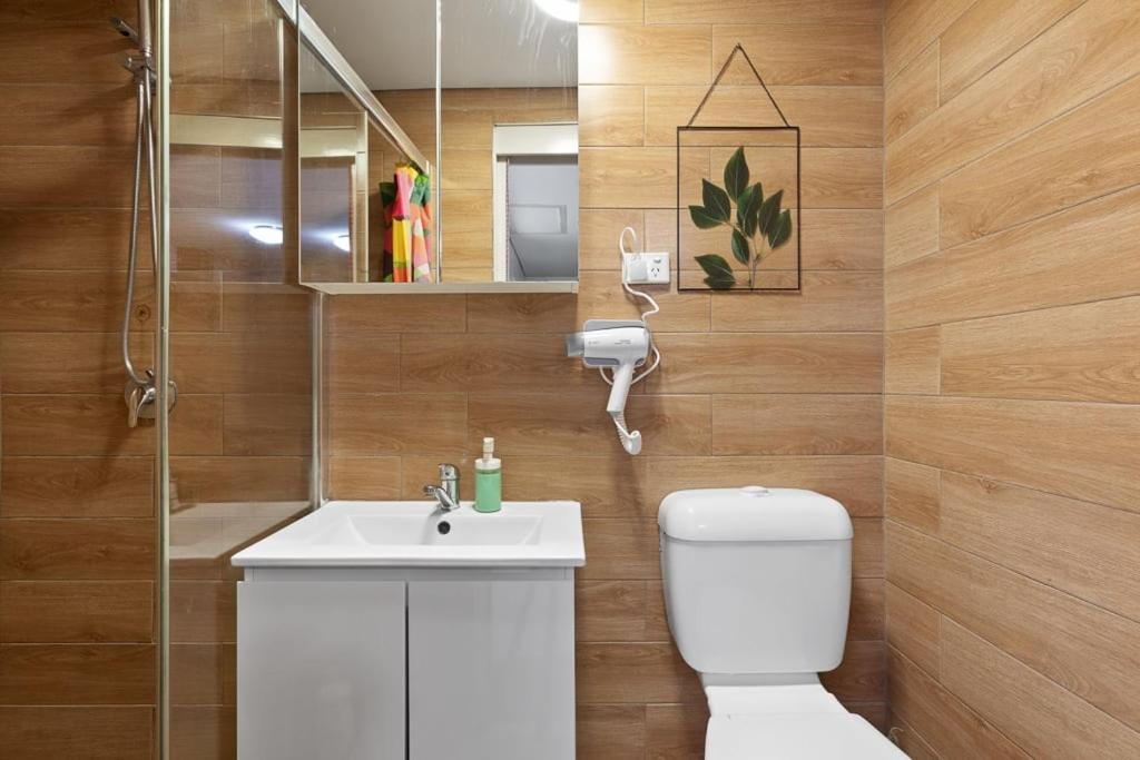Bright Private - Nearby Cbd Uts Usyd - Seconds To Famous Eateries - Shared Bathroom *