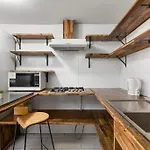 Bright Private Room - Nearby Cbd Uts Usyd - Seconds To Famous Eateries - Shared Bathroom